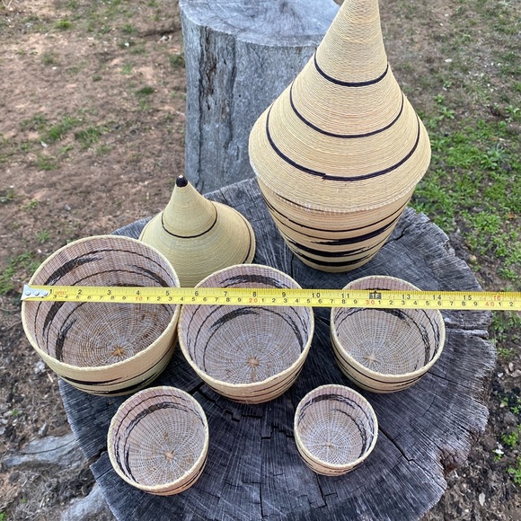 Rwandan Nesting Peace Baskets - Set of 6 - Picture 8 of 9